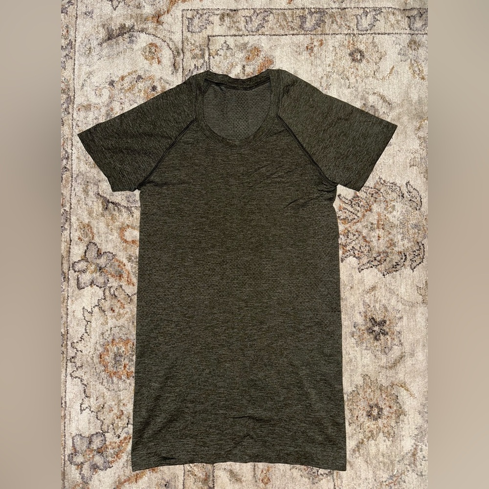 green lulu top 
swiftly tech